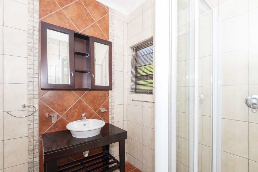 4 Bedroom Property for Sale in Middedorp Western Cape